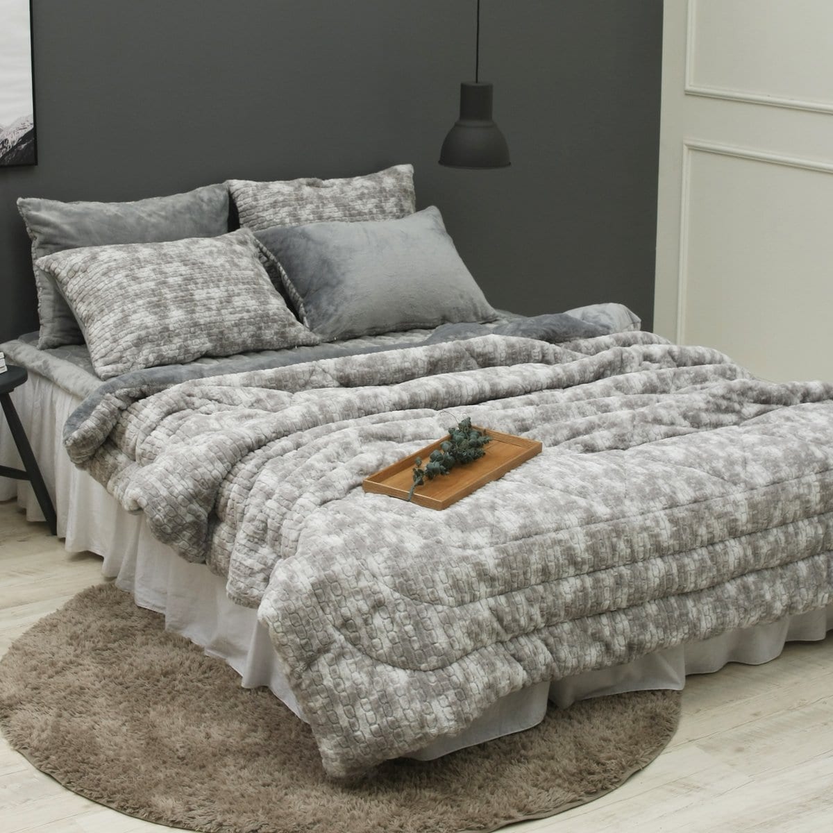 http://emart.ssg.com/item/itemView.ssg?itemId=1000023852592&siteNo=6001&salestrNo=2034 로렌데코 헤이그 라셀 차렵이불Q (그레이)